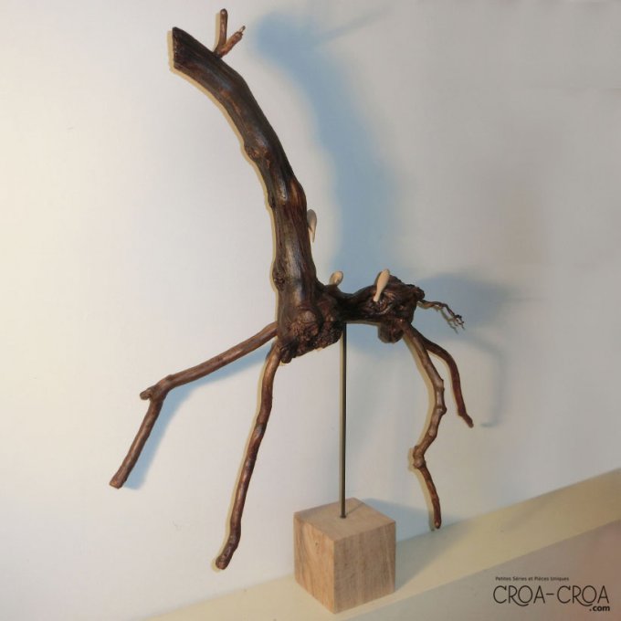 Sculpture "La bête des coteaux"